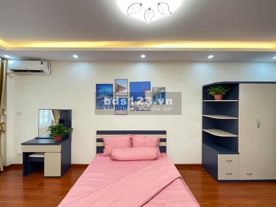 Bán nhà chỉ 2.95 tỷ tại Kim Giang, diện tích 33m2 x 5 tầng, trước nhà gần 3m. Mới tinh