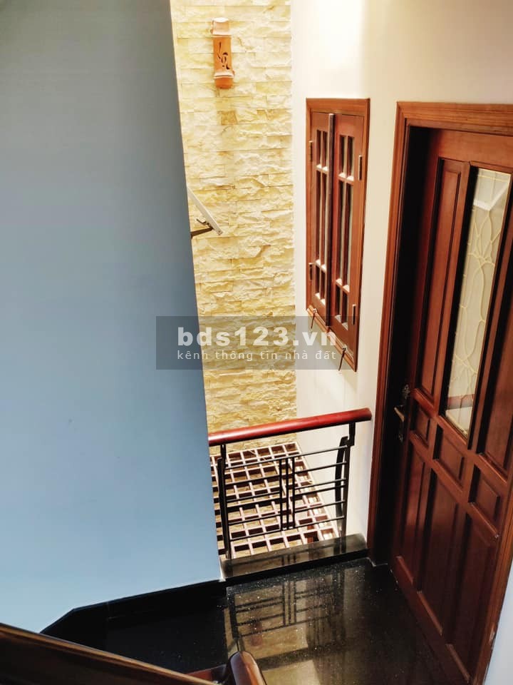 Nhà mặt tiền kinh doanh Đđường Số 8, phường Tân Quy, Quận 7, giá 10.35 tỷ