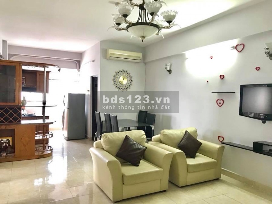 Chính chủ bán gấp giá tốt căn hộ H3 Hoàng Diệu 75m2 2pn Full nội thất