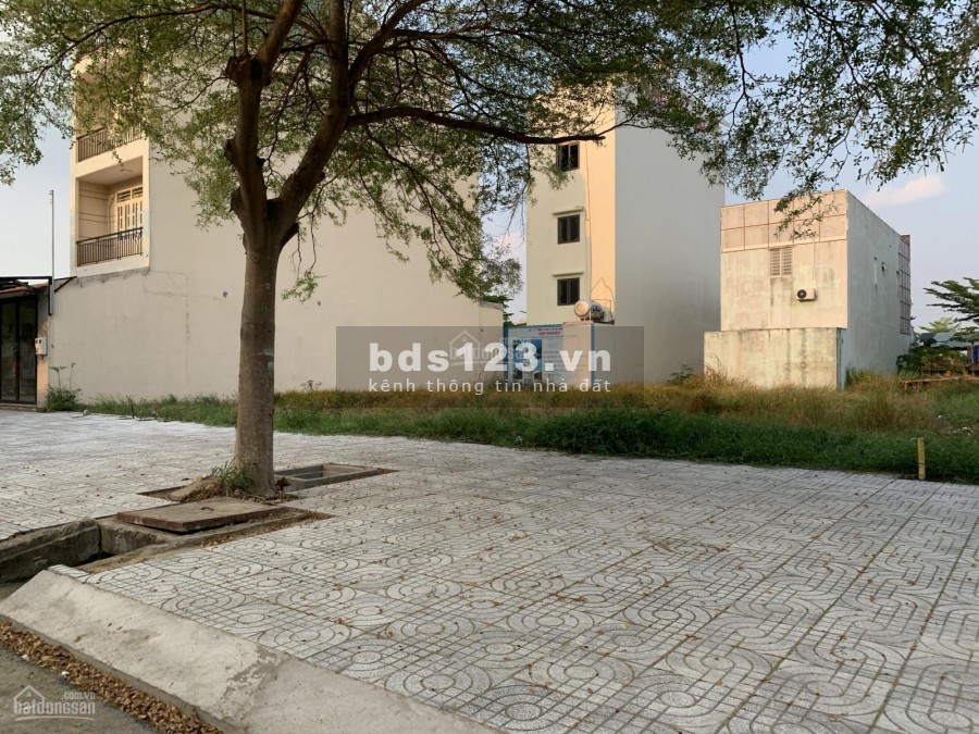 Cấn sang nền đất 130m2, liền kề bệnh viện Chợ Rẫy 2, 2 mt đường số 2, sổ hồng, xây tự do