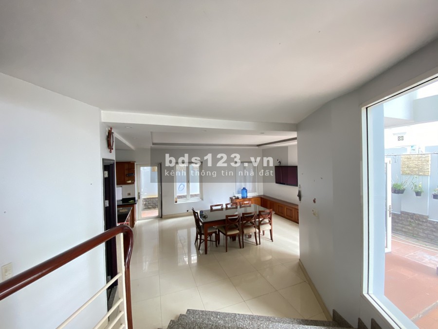 Cho thuê Villa 590m2 Gara,trệt lửng 2 lầu 4PN full NT Thảo Điền Quận 2