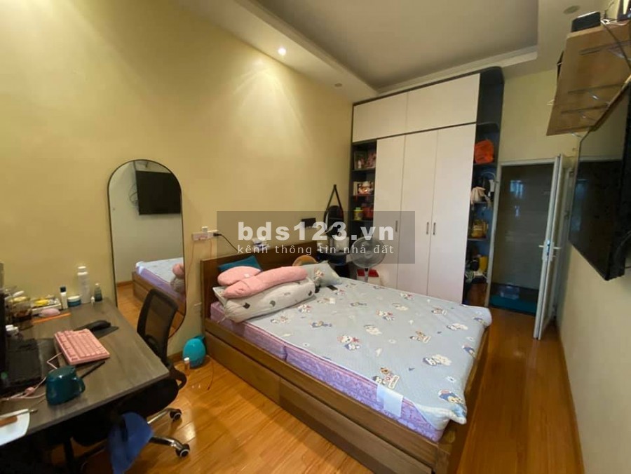 Bán nhà tại Đường Kim Mã, Ba Đình, Hà Nội diện tích 24m2 giá 2.65 Tỷ, ngõ thông