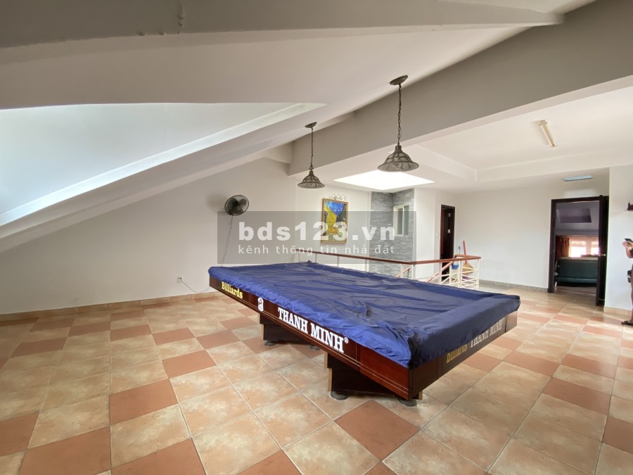 Cho thuê Villa 590m2 Gara,trệt lửng 2 lầu 4PN full NT Thảo Điền Quận 2