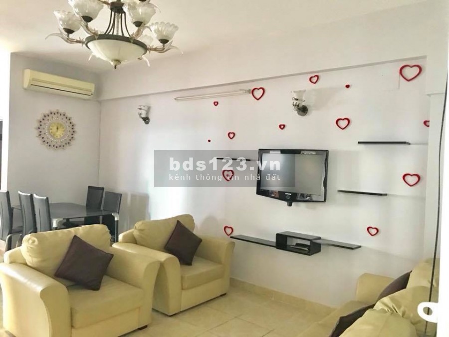 Chính chủ bán gấp giá tốt căn hộ H3 Hoàng Diệu 75m2 2pn Full nội thất