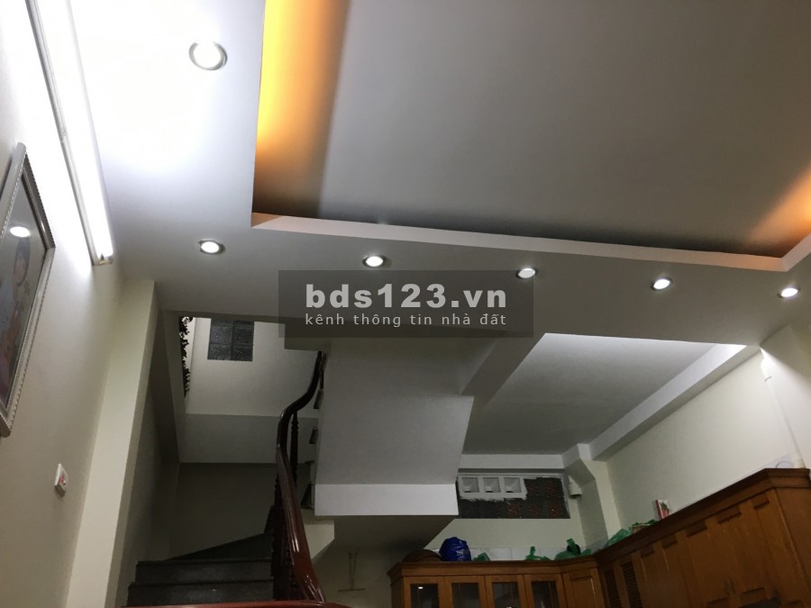 Chính chủ bán nhà 36m 5 tầng mặt ngõ gần ô tô tại Nam Từ Liêm giá chỉ 2.4 tỷ. 0975626023
