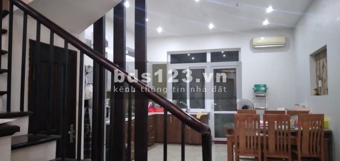 Nhà đẹp lô góc ngõ thông ô tô kinh doanh, diện tích 30m2, giá 2.9 tỷ