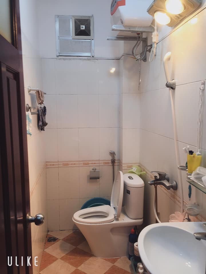 Nhà vừa tiền ô tô đỗ cổng Xuân La diện tích 33m2, 4 tầng đúc, giá chỉ 2.75 tỷ