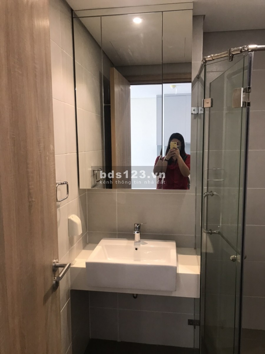 Tôi muốn bán nhanh căn hộ Diamond Lotus, Q8 gần cầu chữ Y. 50m2 giá rẻ