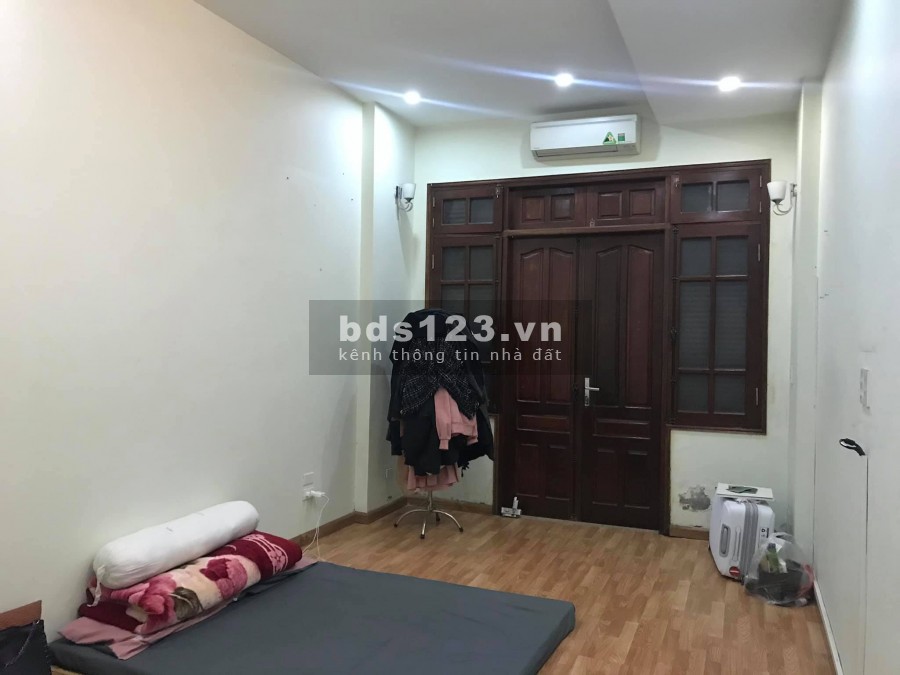 Chỉ có 1.9 tỷ có ngay nhà lô góc 3 tầng nguyên căn rộng 24m2 phố Minh Khai