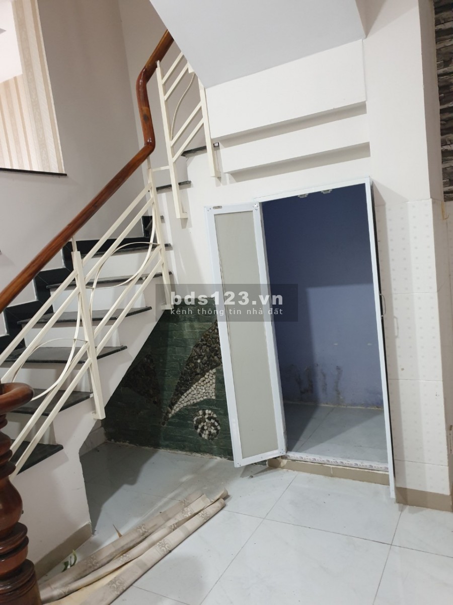 Nhà 3 tầng chợ đường 339, dt 60m2 3PN-3WC, Phước long b. Đường oto