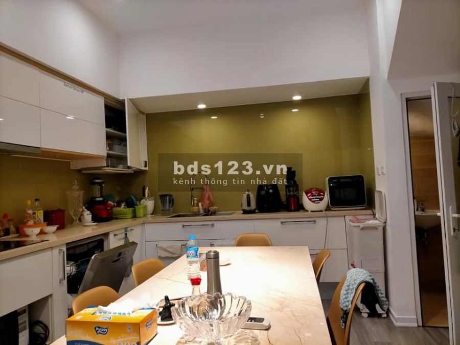 Bán nhà Cầu Giấy, 65m2, 5 tầng, MT: 4,1m, giá: 5,9 tỷ, nhà đẹp ở luôn