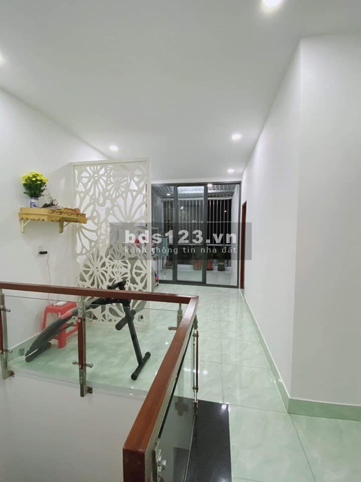 Trung tâm Nguyễn Hữu Cảnh, Bình Thạnh, 3 tầng, dt 5.6m x 8.6m gía 5.7 tỷ