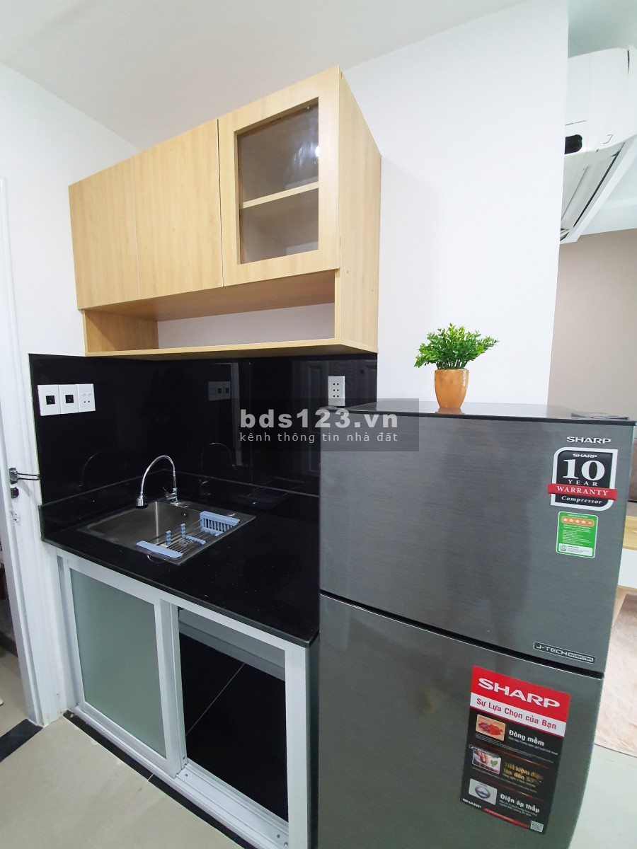 Căn hộ đầy đủ nội thất mặt tiền đường Trần Quang Diệu Quận 3, cửa sổ lớn đón gió, giá ưu đãi mùa dịch