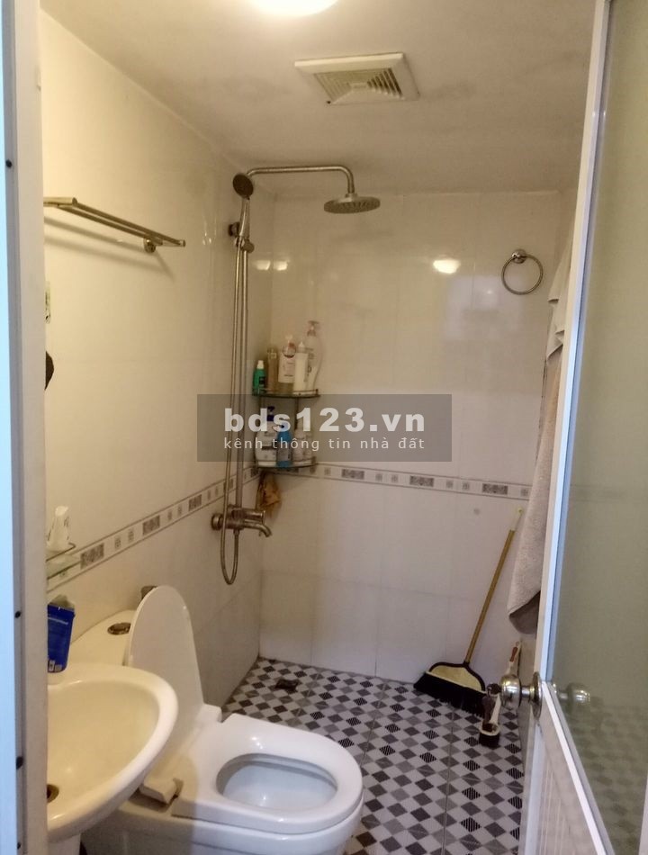 Bán nhà Ngọc Lâm 47m2*4T lô góc, mt 15m, ô tô gần phố, giá 3.34 tỷ