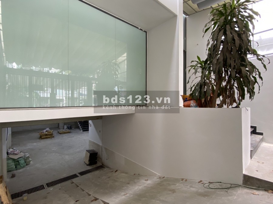Cho thuê văn phòng 560m2, hầm 4 sàn trống suốt, phường An Phú, Quận 2