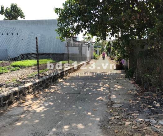 Chính chủ bán gấp đất thị trấn Trung tâm Huyện Giá 600 Triệu sổ sẳn
