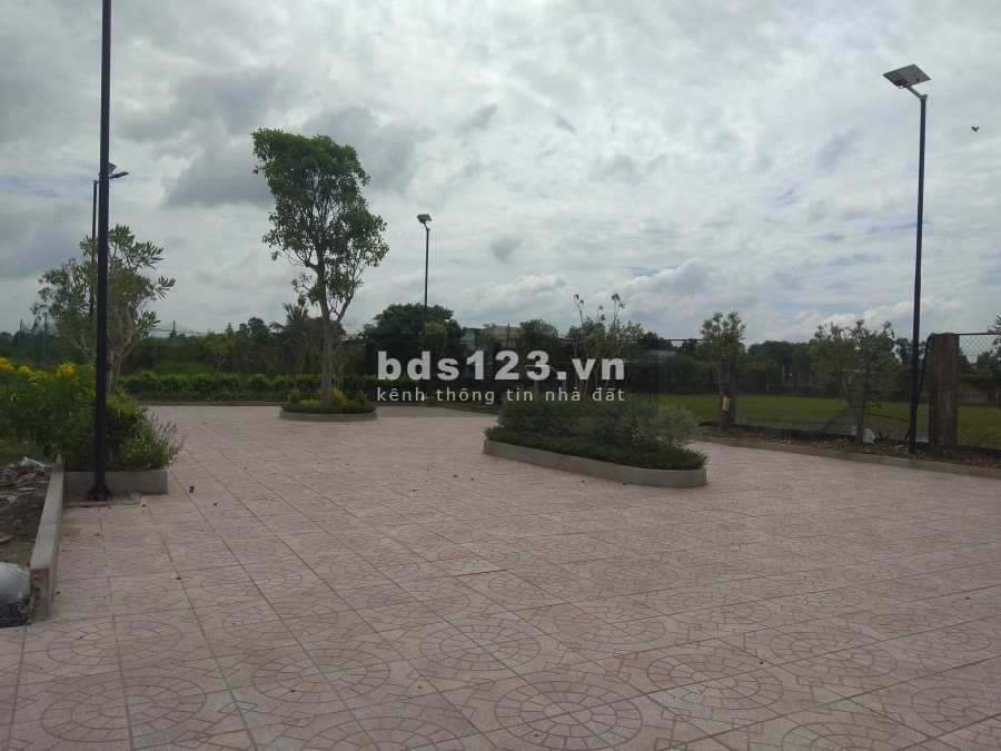 Cần ra gấp 1 nền thổ cư 80m2 liền kề chợ Bình Chánh, đã có sổ riêng