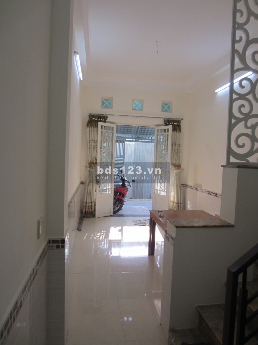 Nhà nguyên căn đường 48 hẻm ba gác cách hẻm xe hơi 15m, sổ hồng riêng, dt 3mx4.15m