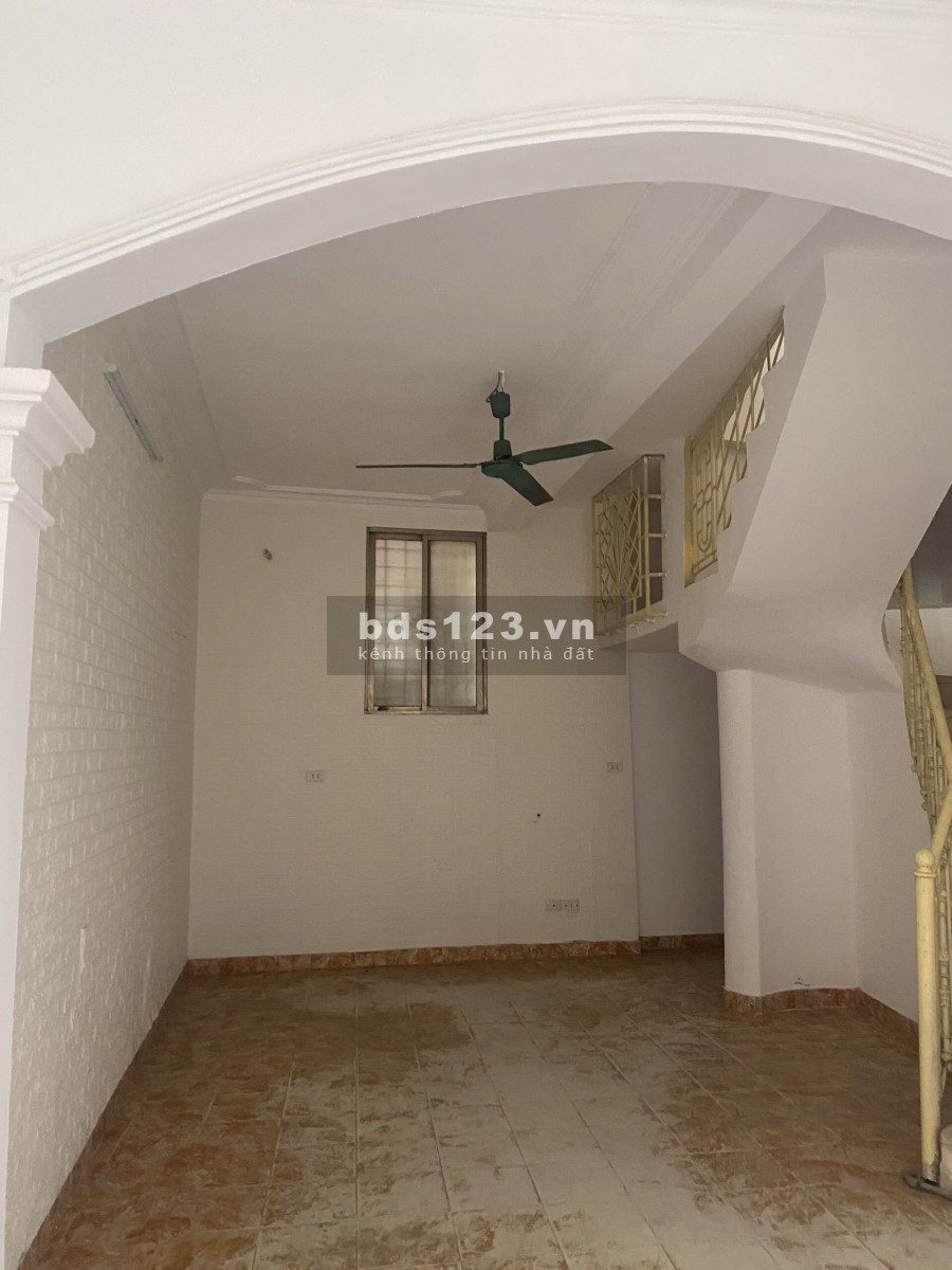 Bán nhà tại ngõ 168 Hào Nam, Đống Đa, Hà Nội, chính chủ, pháp lí đủ, giá bán 2.8 tỷ