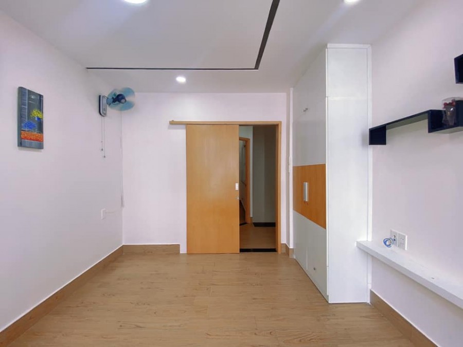 Cần tiền xoay vốn bán gấp nhà HXH Nguyễn Trãi, Phường 2, Quận 5, 40m2, chỉ 4 tỷ 9 TLCC
