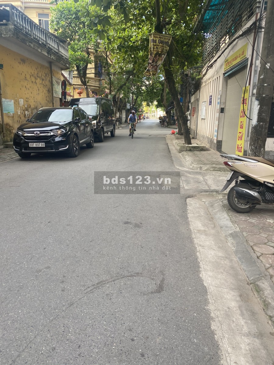 Bán nhà Phố Hoàng Đạo Thành, Thanh Xuân, ô tô tránh, kinh doanh đỉnh 30m2,5 Tầng.
