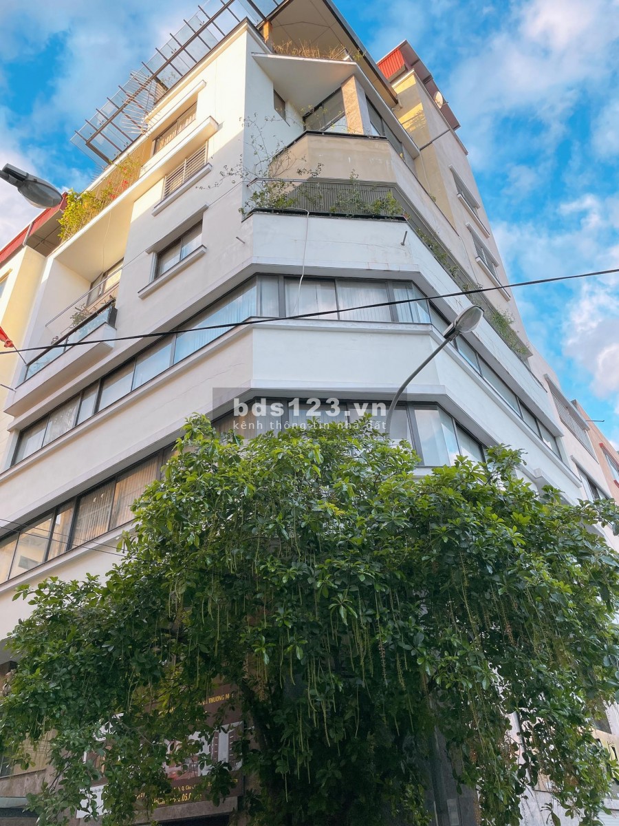 Bán tòa nhà văn Phòng Cầu Giấy, vỉa hè rộng, lô góc, 100m2 x 8 tầng, 23 tỷ