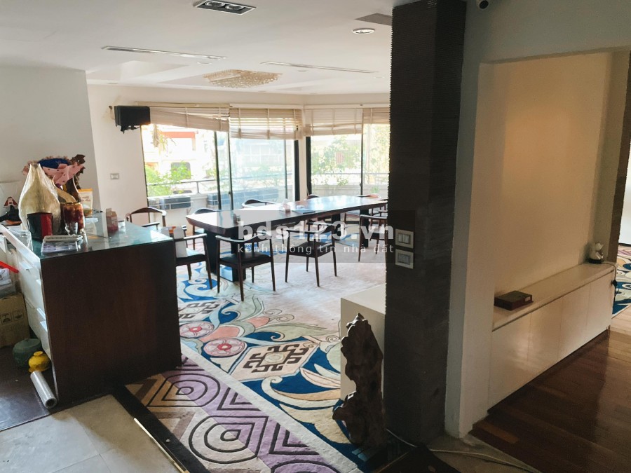 Bán tòa nhà văn Phòng Cầu Giấy, vỉa hè rộng, lô góc, 100m2 x 8 tầng, 23 tỷ