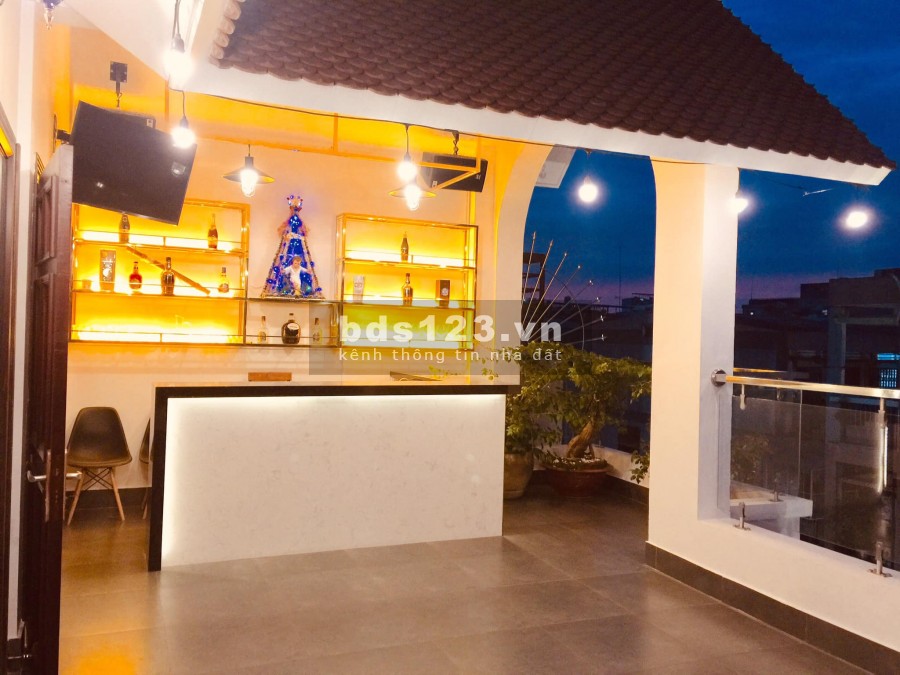 Biệt thự, villa 8.2x15, 4 tầng, Nội Thất Vip, CMT8 Q10 Giáp Q3, Hẻm xe hơi tránh 1 trục
