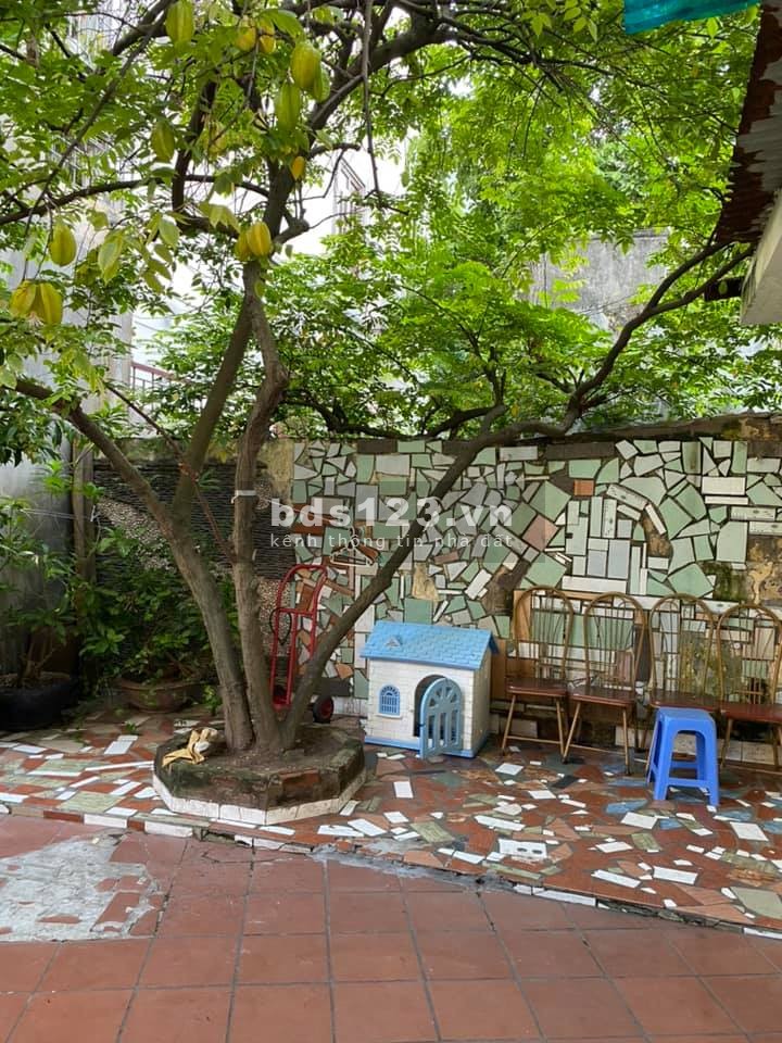 Bán nhà 2 tầng mặt phố có đất trống ô tô vào nhà, phố Bồ Đề dt 110m2