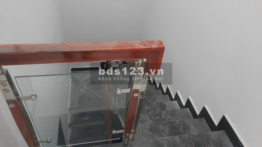 Nhà 1 lầu 2 phòng ngủ, đường 8m Trần Thị Hè. Hiệp Thành. Quận 12