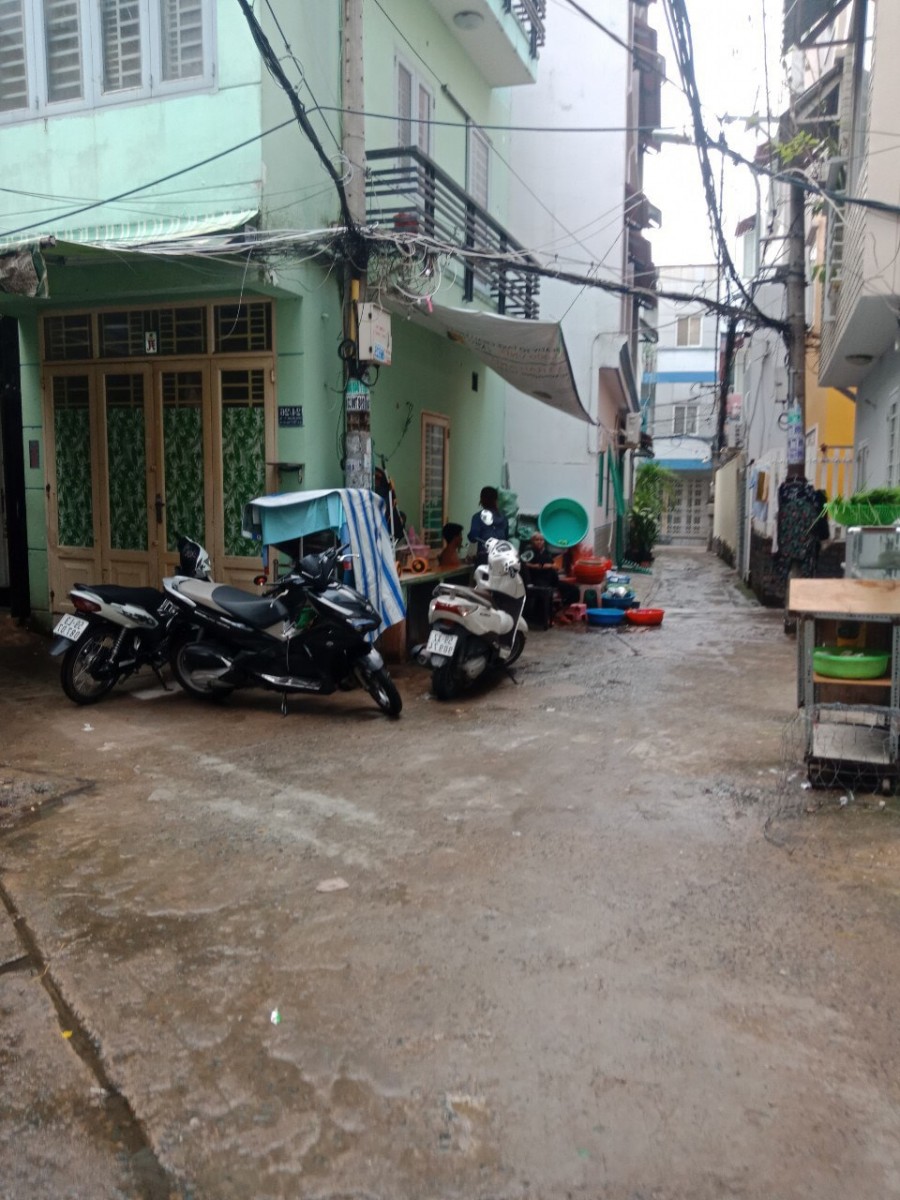Bán nhà Hoa Thị, Hẻm xe hơi, Lô góc 2MT, nhà rộng 21m, giá 3,3 tỷ