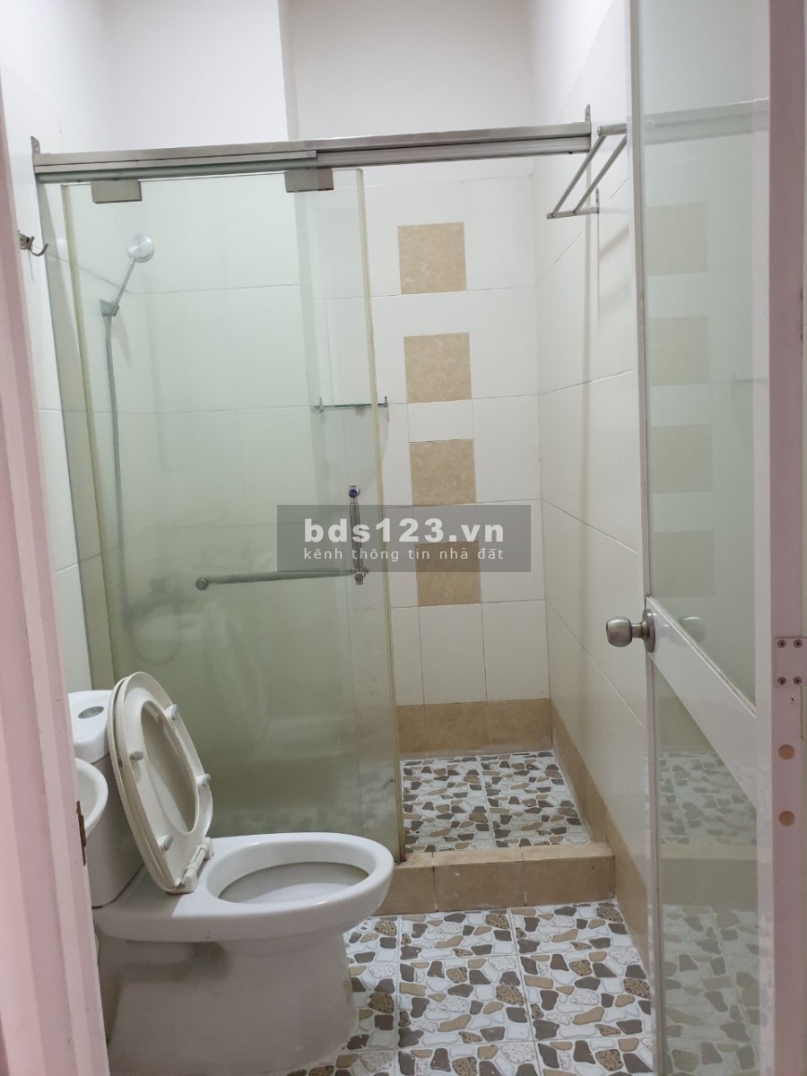 Nhà 3 tầng chợ đường 339, dt 60m2 3PN-3WC, Phước long b. Đường oto