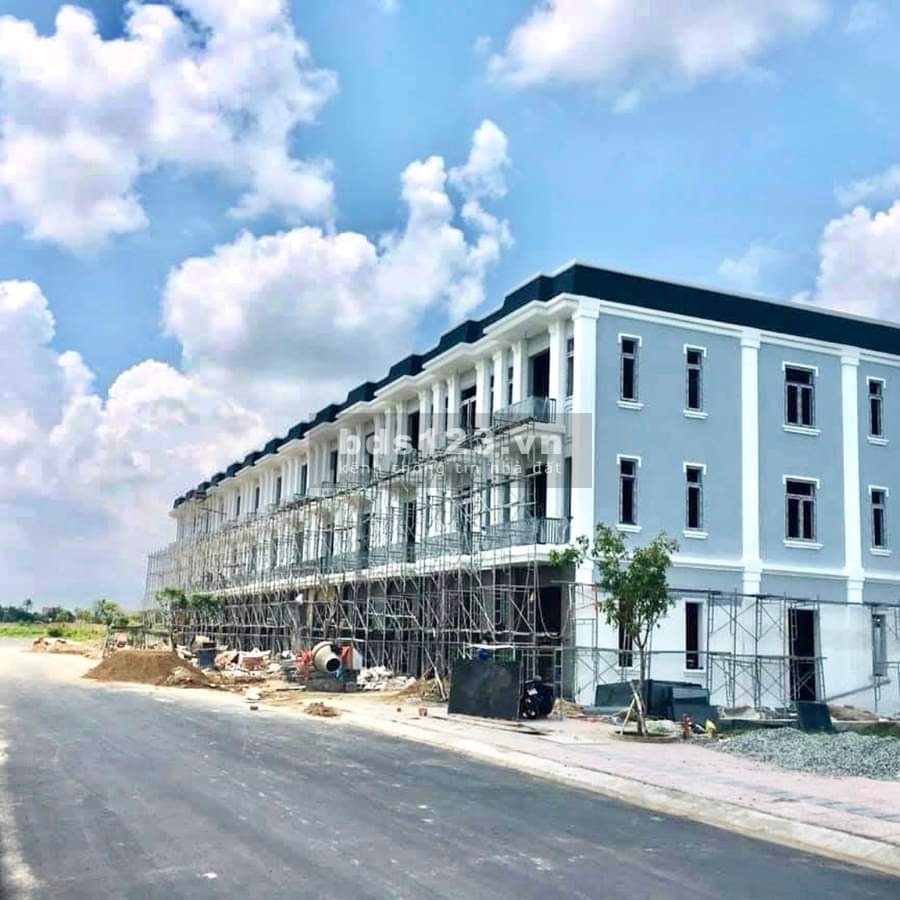 Nhà phố liền kề khu đô thị The Sol gần chợ Hưng Long, huyện Bình Chánh