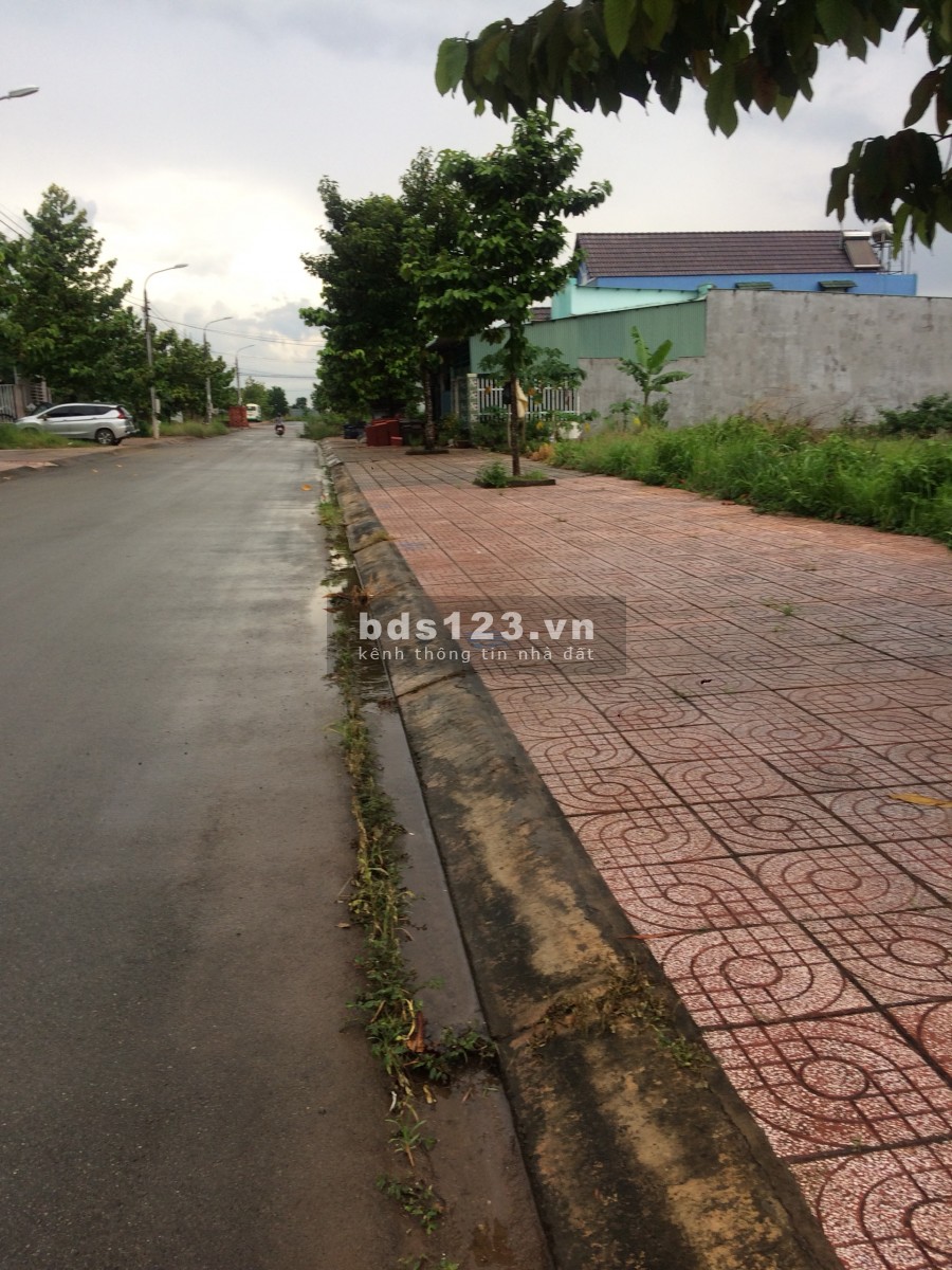 Khu đô thị Dầu Giây, có sổ sẵn, mặt tiền Quốc Lộ 1A, ngã 4 Dầu Giây giá 1.25 tỷ