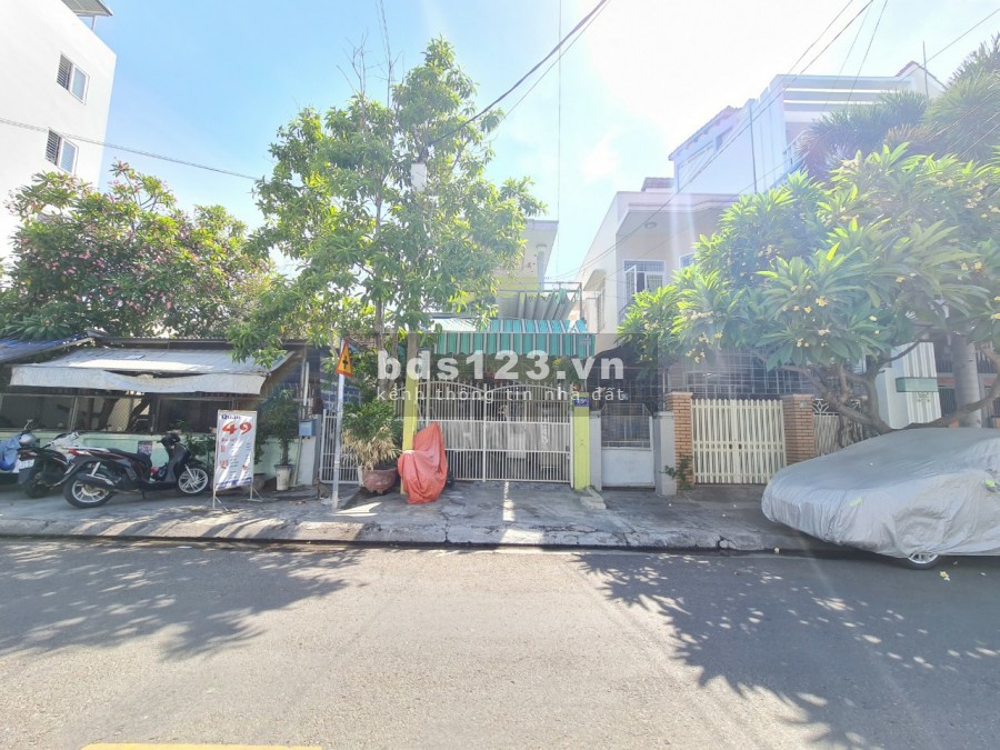 Bán nhà mặt tiền 49C đường Lê Đại Hành, p. Tân Lập, tp. Nha Trang.