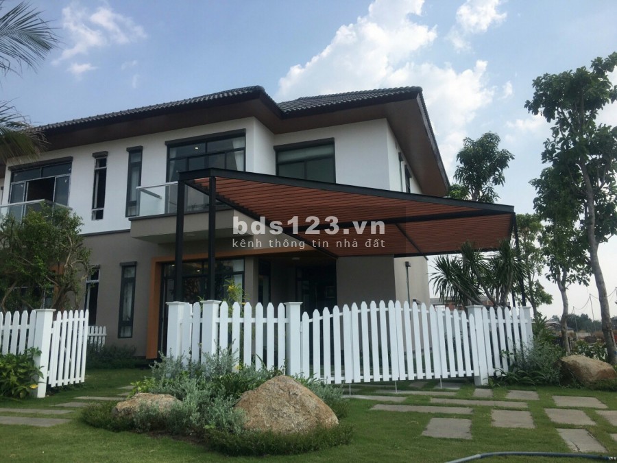 Mua nhà phố, tặng vàng, trúng xe sang chỉ với 440 triệu, pháp lí 1/500