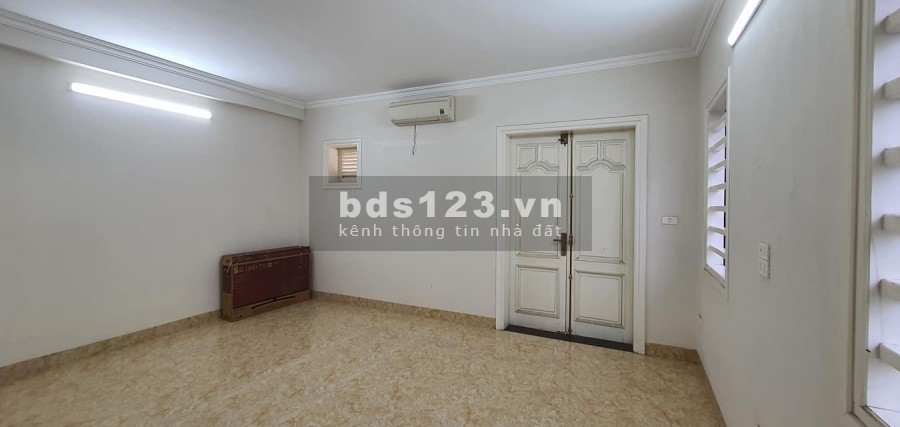 Bán nhà mặt phố tại đường Mễ Trì, Quận Nam Từ Liêm, Hà Nội, 5 tầng đúc, dtsd 55m2