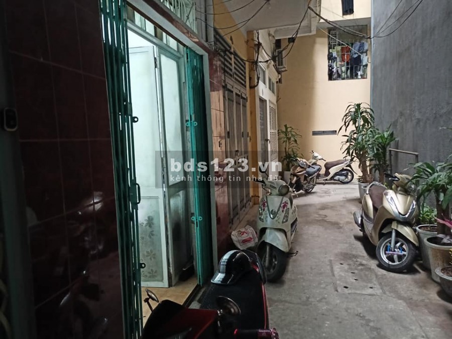Bán Nhà nhỏ ngõ nhỏ phố Nhạc viện Hào Nam, DT: 25m2, giá 2,3 tỷ