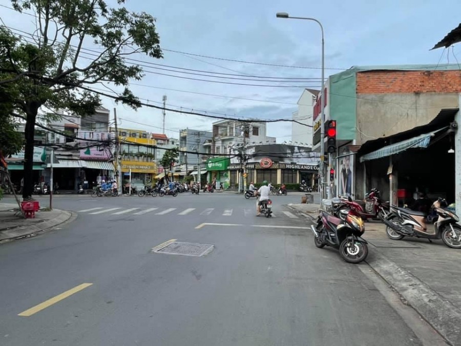 Nhà cấp 4, ngã 4 mặt tiền Tân Phú, 7x17m giá rẻ 11,2 tỷ, Trần Quang Cơ