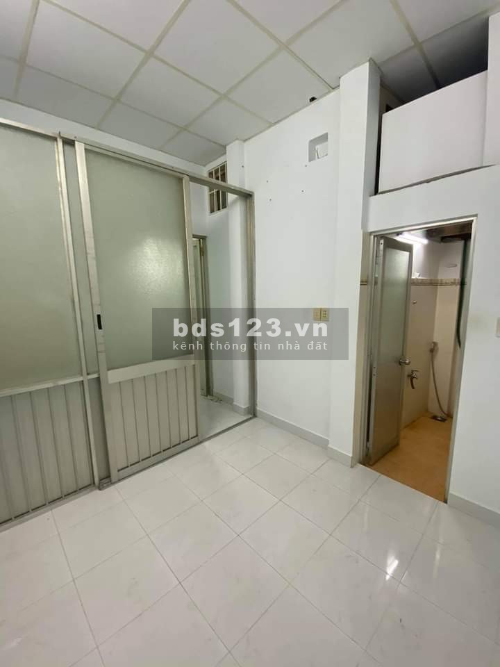 Chỉ 2.56 tỷ! Ngân hàng cho vay 1.5 tỷ, bán nhà Ni Sư Huỳnh Liên, 28m2, Tân Bình.