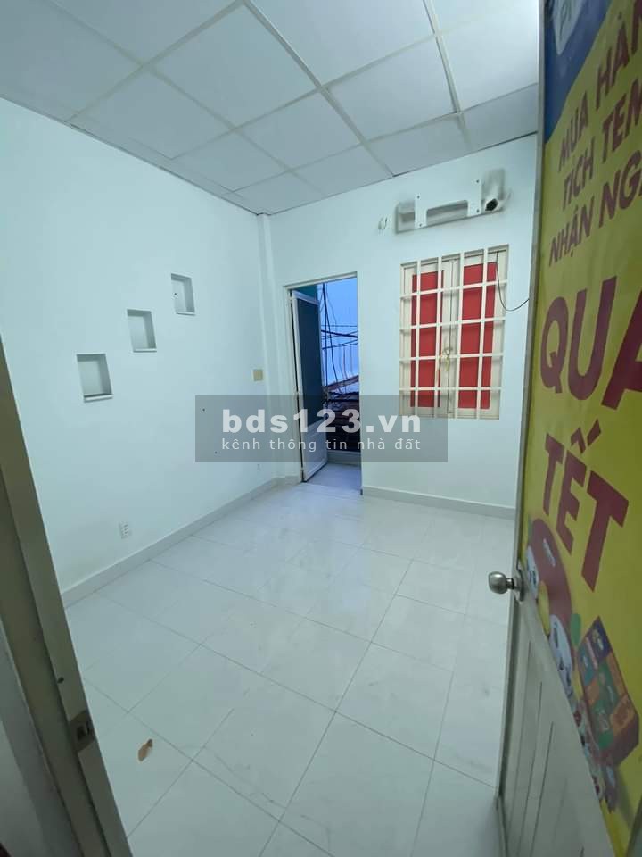 Chỉ 2.56 tỷ! Ngân hàng cho vay 1.5 tỷ, bán nhà Ni Sư Huỳnh Liên, 28m2, Tân Bình.