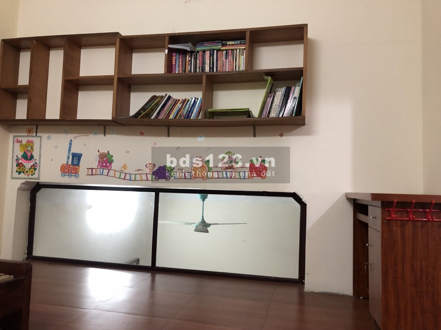 Bán nhà 3T 46m sát trục chính Tu Hoàng ngã tư Nhổn