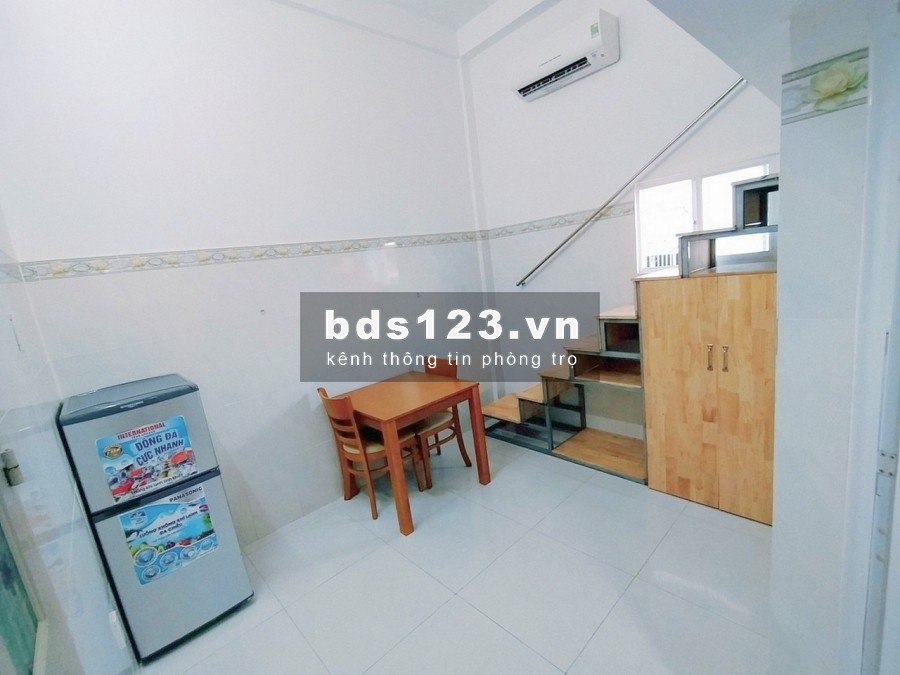 Cho thuê phòng có gác - đầy đủ nội thất sau lưng ETown Tân Bình