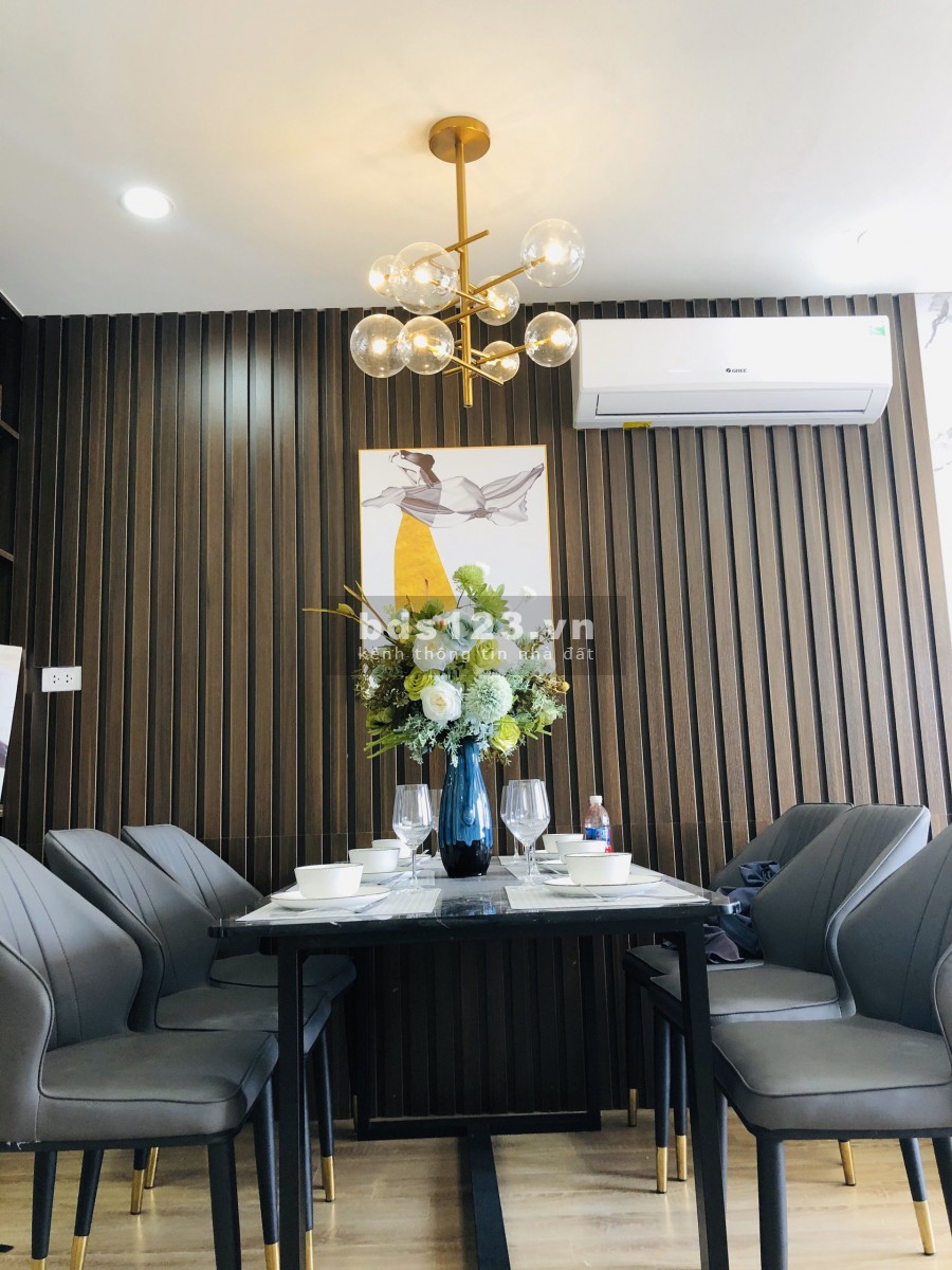 Căn hộ 2 PN cho vợ chồng trẻ, view Sông Hồng, HTLS 0% và ân hạn nợ gốc 40% trong 18 tháng, LH: 098.627.1361