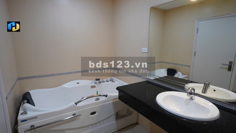 Bán nhà mặt phố Yên Phụ, 5 tầng, MT8m, phù hợp vừa ở vừa kinh doanh, đã có sổ. LH - 0973781843 Ánh.