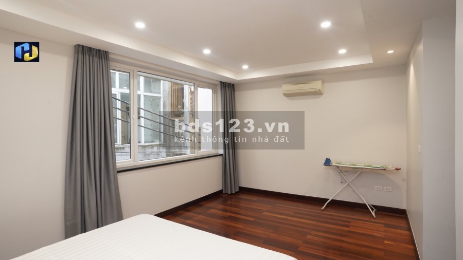 Bán nhà mặt phố Yên Phụ, 5 tầng, MT8m, phù hợp vừa ở vừa kinh doanh, đã có sổ. LH - 0973781843 Ánh.