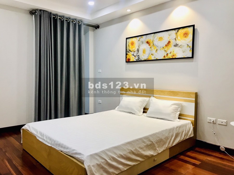Bán nhà mặt phố Yên Phụ, 5 tầng, MT8m, phù hợp vừa ở vừa kinh doanh, đã có sổ. LH - 0973781843 Ánh.