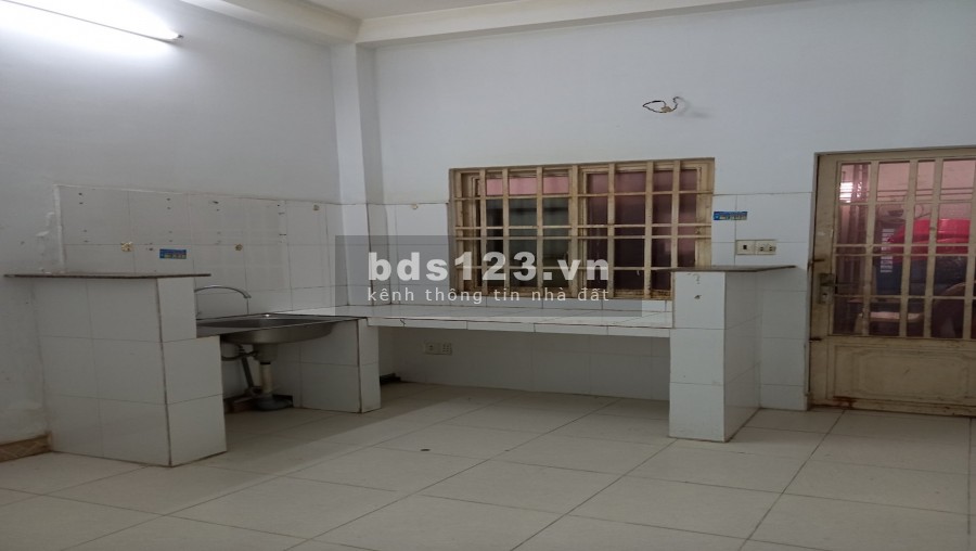 Nhà Nguyên Căn 100m2, 3PN, 2WC, Hẻm Trước Nhà 5m, Ngay Đường Ụ Ghe