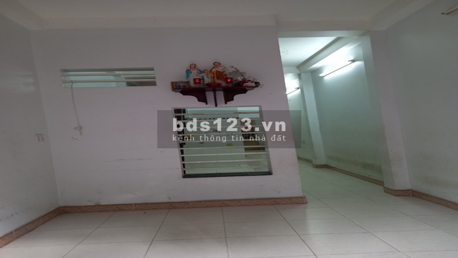 Nhà Nguyên Căn 100m2, 3PN, 2WC, Hẻm Trước Nhà 5m, Ngay Đường Ụ Ghe
