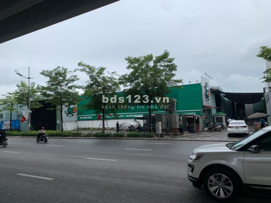 Cho Thuê 1800m2 showroom Tại Phạm Văn Đồng Bắc Từ LIêm Hà Nội